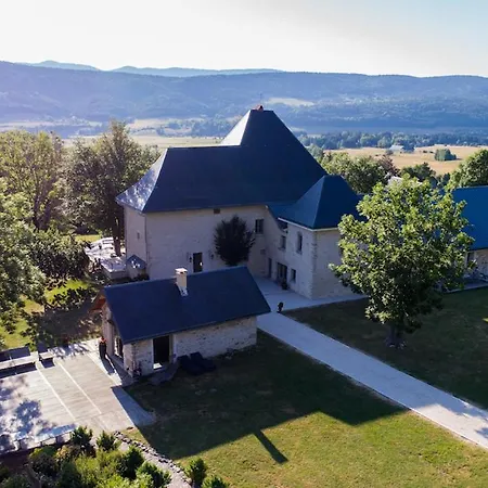 L'appart Du Chateau Des Girards Holiday home *